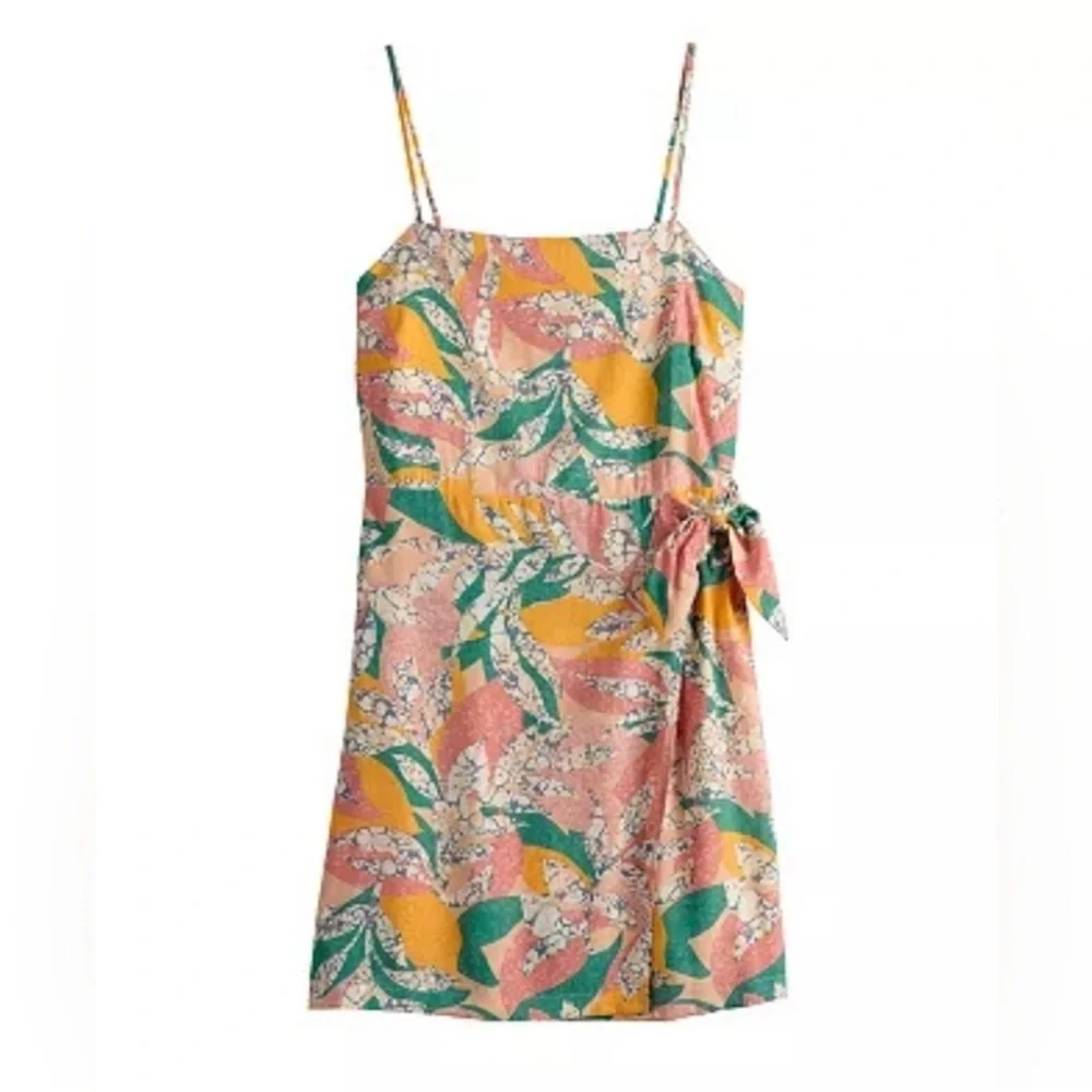 *NWT* Nine‎ West Colorful Floral Side Wrap Beachy
Dress Women's - Picture 3 of 9